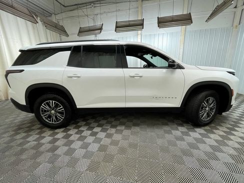 Certified 2024 Chevrolet Traverse LT FWD image 19