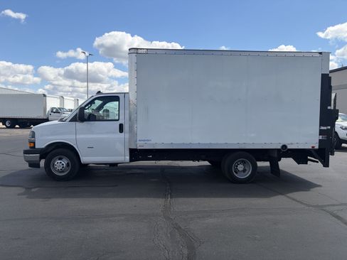 Used 2022 Chevrolet Express 3500 w/ Power Convenience Package RWD image 2