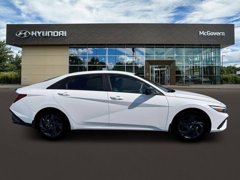 New 2026 Hyundai Elantra Sport FWD image 9