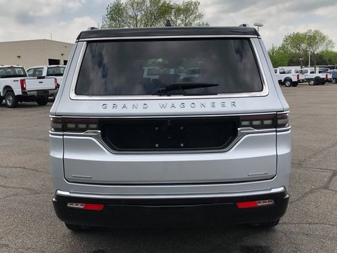 Used 2022 Jeep Grand Wagoneer Series II w/ Convenience Group III image 32
