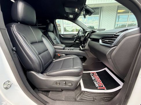 Used 2025 GMC Acadia Elevation w/ Elevation Premium Package AWD/4WD image 44