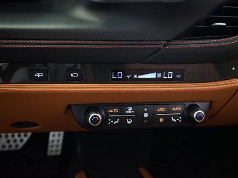 Used 2021 Ferrari F8 Tributo RWD image 16