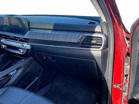 Certified 2024 Kia Telluride EX w/ EX Captain's Chair Package image 16