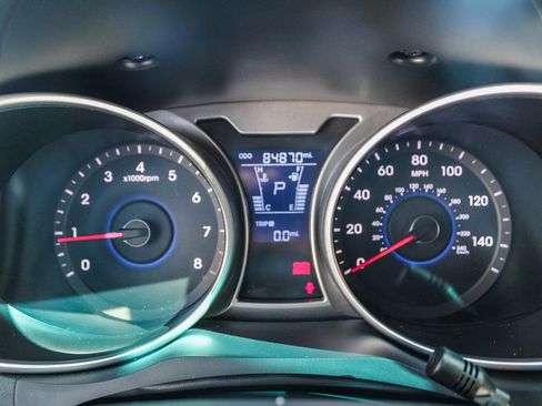 Used 2016 Hyundai Veloster image 24