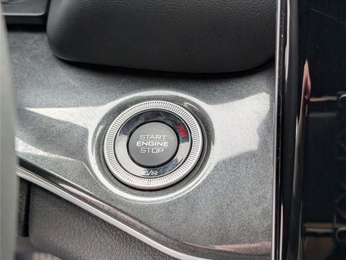 Used 2023 Jeep Grand Cherokee L Laredo image 22