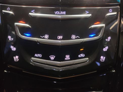 Used 2018 Cadillac Escalade Luxury w/ LPO, Radiant Package RWD image 21