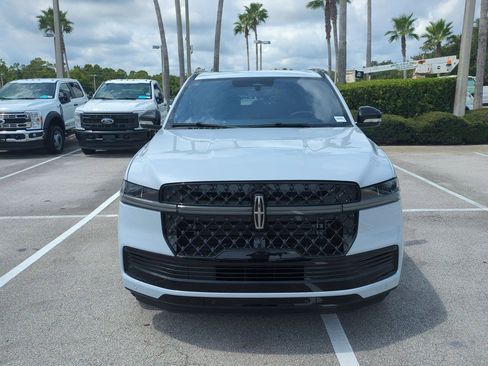 New 2025 Lincoln Navigator L Reserve w/ Jet Appearance Package image 9