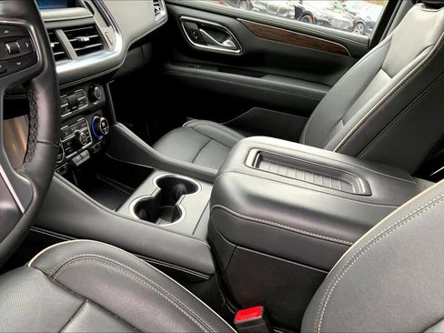 Used 2024 Chevrolet Tahoe Premier w/ Premium Package image 15