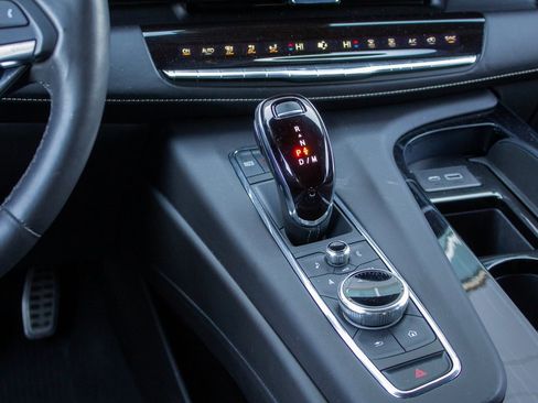 Used 2023 Cadillac Escalade V w/ LPO, ONYX Package image 21