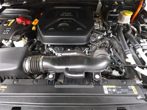 Used 2023 Jeep Wrangler Unlimited Sahara w/ Cold Weather Group image 34