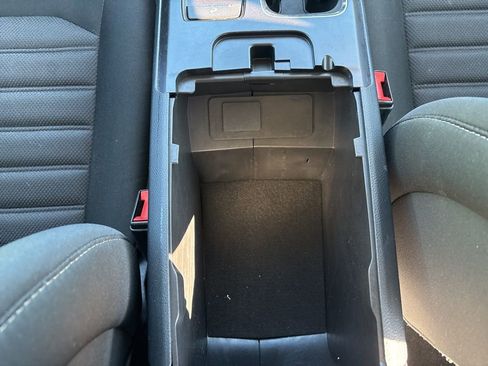 Used 2019 Ford Fusion SE image 27