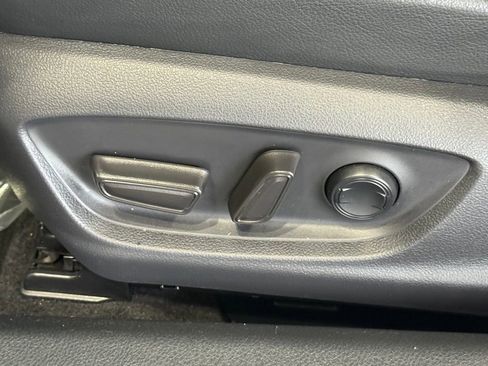 Used 2018 Toyota Camry XSE image 18