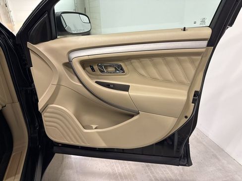 Used 2014 Ford Taurus SE image 39