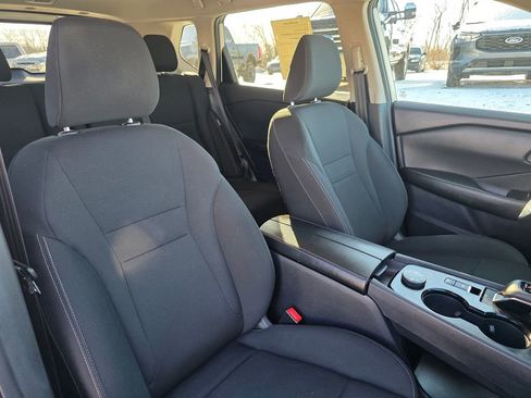 Used 2024 Nissan Rogue S image 30