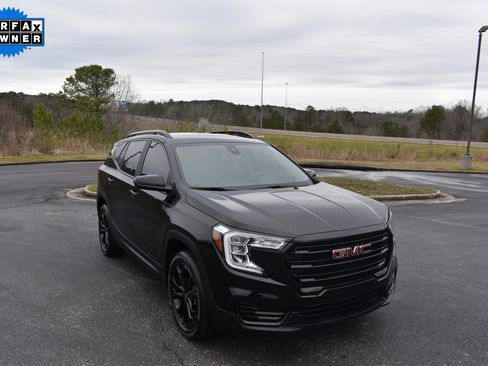 Used 2022 GMC Terrain SLE w/ Driver Convenience Package image 1