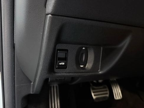 Used 2015 Nissan GT-R Premium image 14