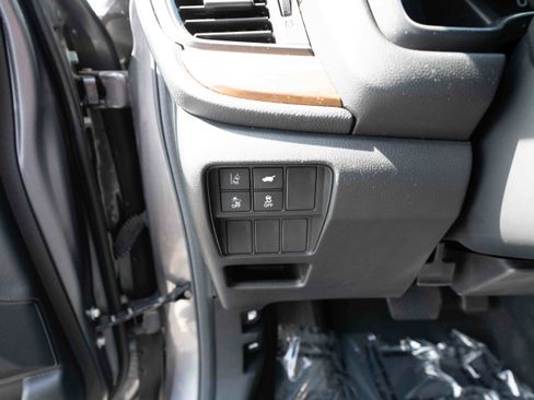 Used 2020 Honda CR-V Touring image 11