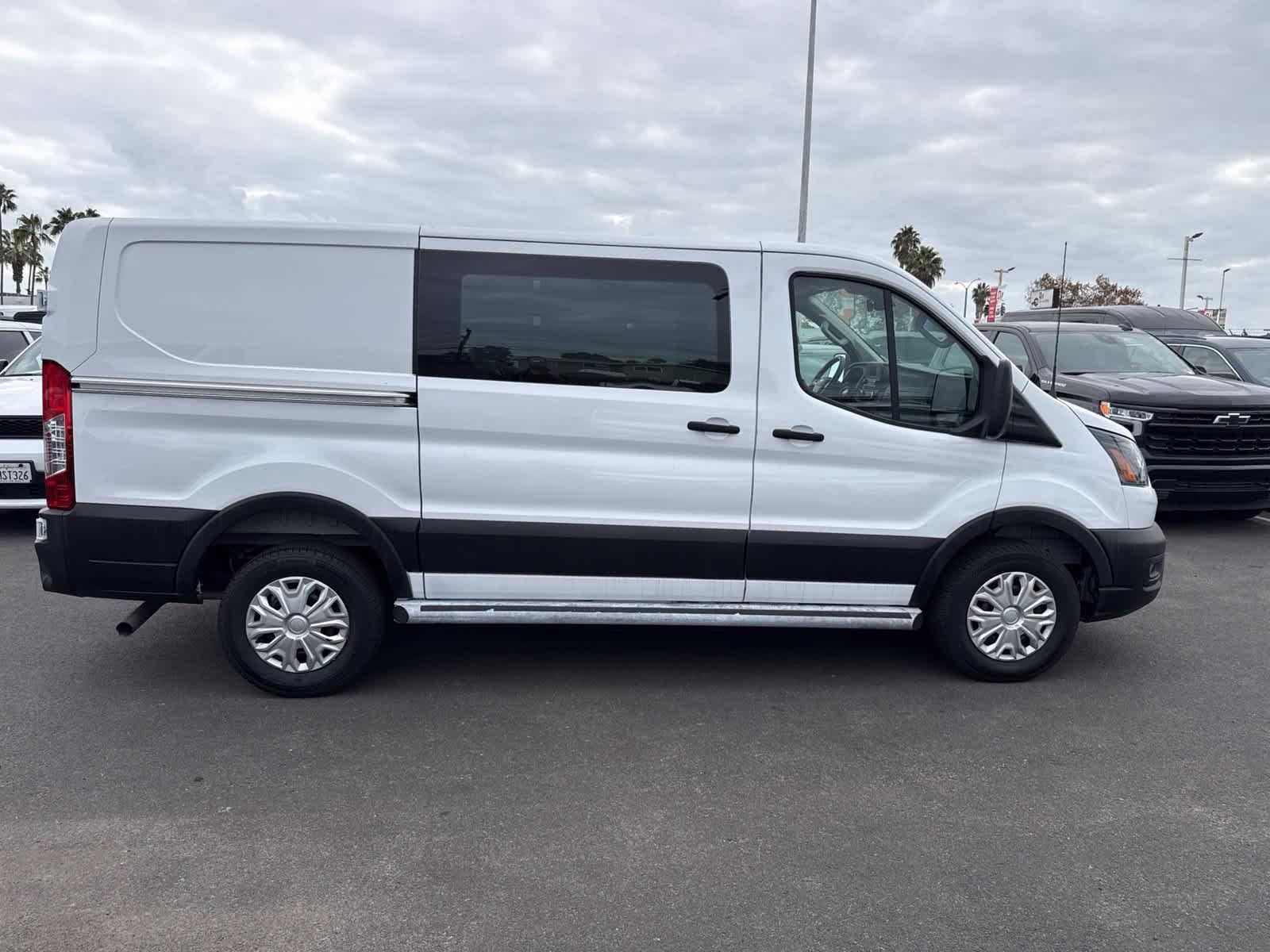 Used 2025 Ford Transit 250 Low Roof w/ Exterior Upgrade Package RWD image 8