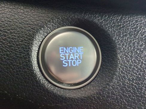 Used 2020 Hyundai Santa Fe SEL image 35