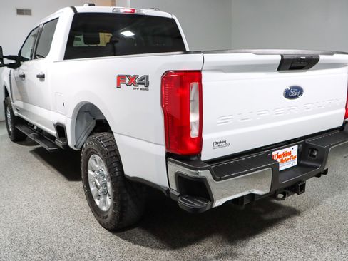 Used 2024 Ford F250 XLT w/ FX4 Off-Road Package AWD/4WD image 9