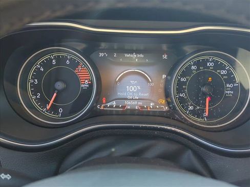 Used 2019 Jeep Cherokee Limited image 11