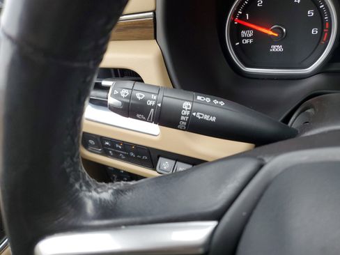 Used 2021 Chevrolet Suburban Premier w/ Premium Package image 16