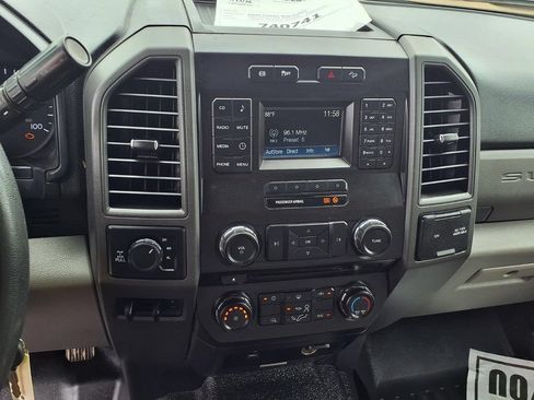 Used 2017 Ford F250 XL w/ Power Equipment Group AWD/4WD image 6