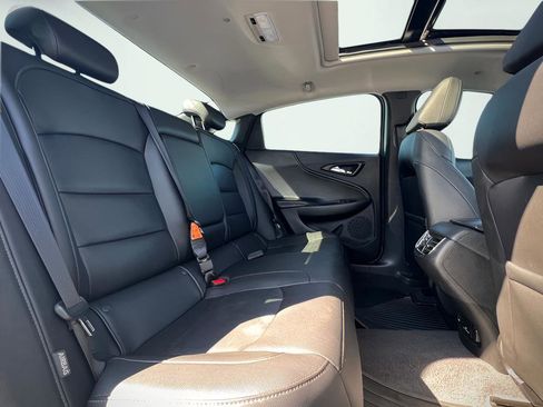 Used 2018 Chevrolet Malibu LT w/ True North Edition FWD image 28