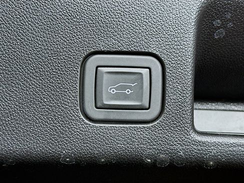 Used 2024 Chevrolet Equinox EV LT image 29