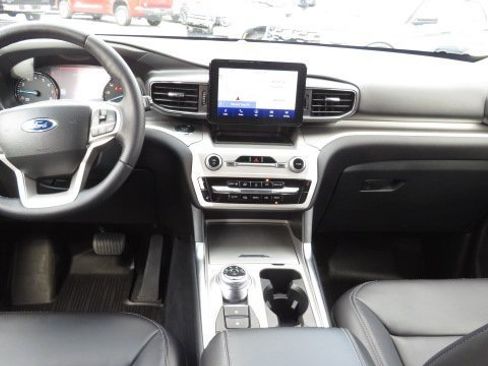 Certified 2022 Ford Explorer XLT w/ Equipment Group 202A image 2