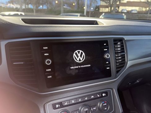 Used 2021 Volkswagen Atlas Cross Sport SE w/ Panoramic Sunroof Package image 7