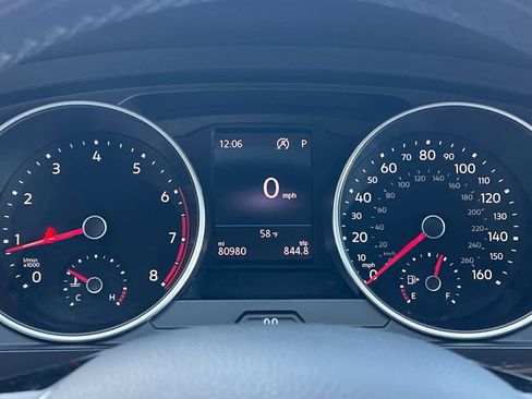 Used 2019 Volkswagen Tiguan SE image 27