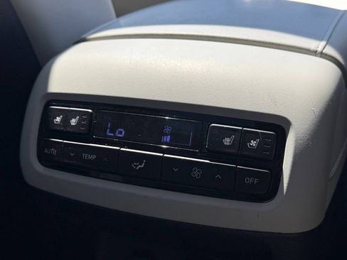 Used 2021 Hyundai Palisade Limited AWD/4WD image 22