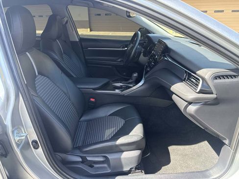 Used 2022 Toyota Camry SE w/ Convenience Package image 18