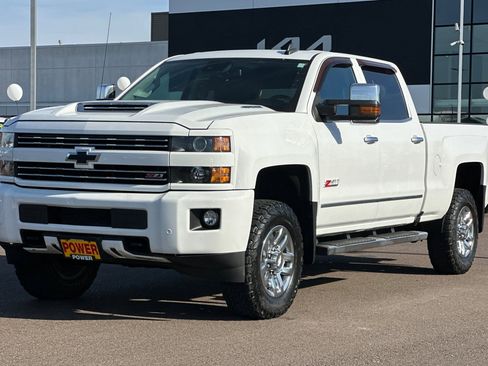 Used 2019 Chevrolet Silverado 3500 LTZ image 8
