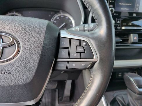 Used 2022 Toyota Highlander Limited AWD/4WD image 15