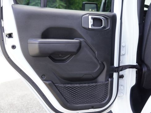 Used 2024 Jeep Wrangler Unlimited AWD/4WD image 25