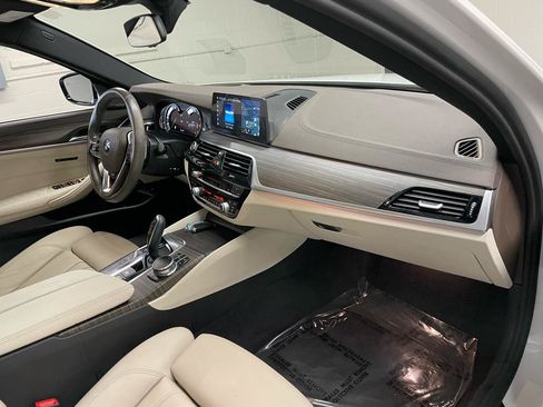 Used 2017 BMW 530i xDrive AWD/4WD image 21