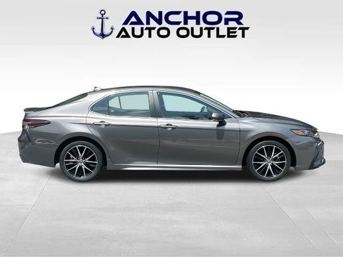 Used 2023 Toyota Camry SE FWD image 9