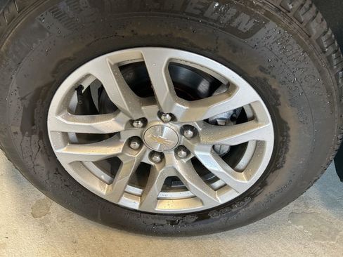 Used 2023 Chevrolet Tahoe LT AWD/4WD image 2