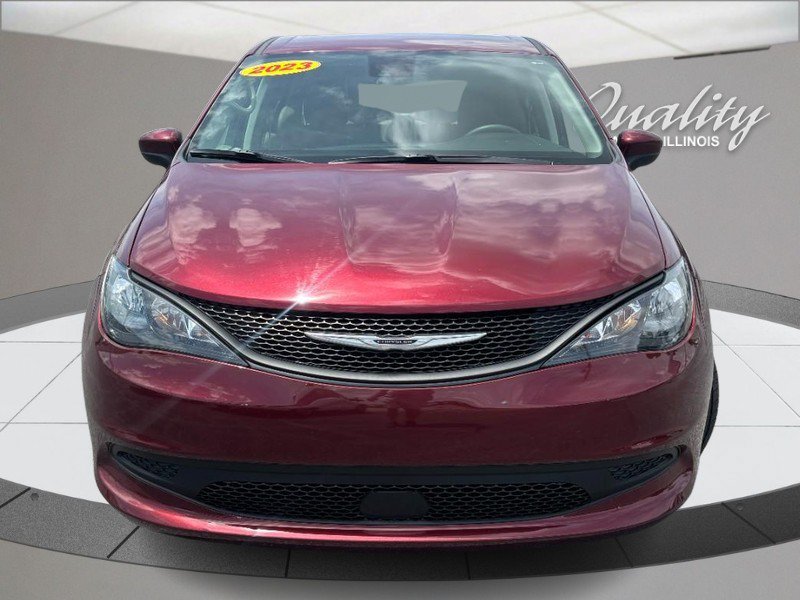 Used 2023 Chrysler Voyager LX FWD image 10
