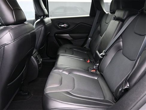 Used 2020 Jeep Cherokee Latitude Lux w/ Comfort/Convenience Group image 10