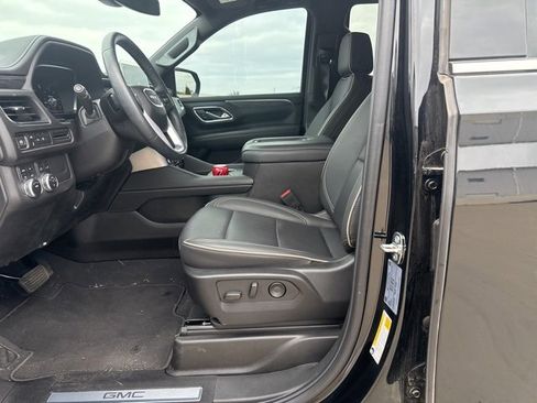 Used 2024 GMC Yukon SLT image 10