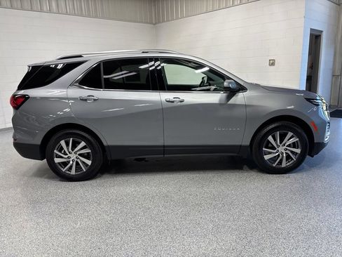 Used 2024 Chevrolet Equinox Premier AWD/4WD image 8