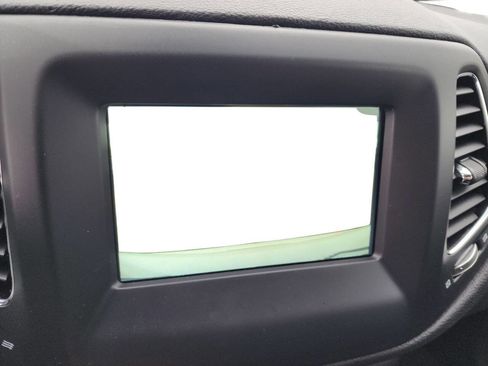 Used 2020 Jeep Compass Latitude w/ Cold Weather Group image 25