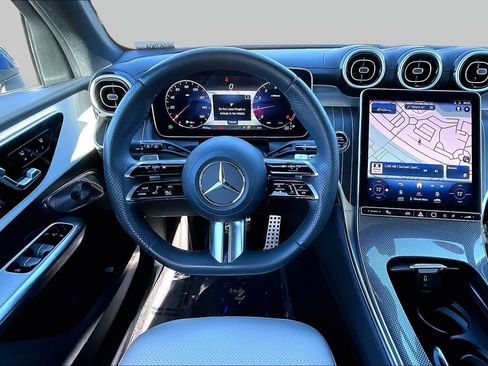 Used 2023 Mercedes-Benz GLC 300 image 5