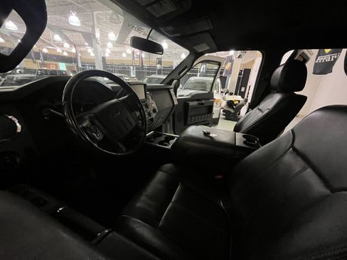 Used 2016 Ford F450 Lariat w/ Lariat Chrome Package image 13