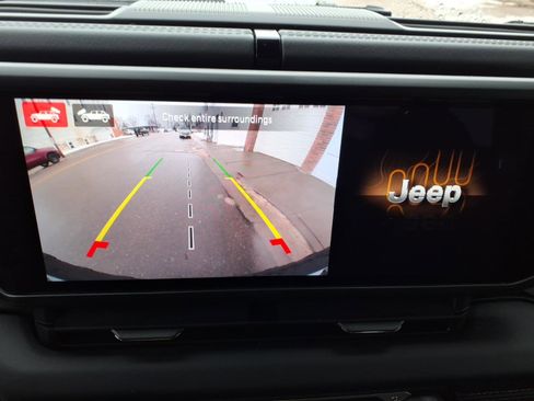 Used 2024 Jeep Wrangler Unlimited Rubicon w/ Technology Group image 19