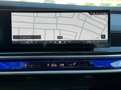 Used 2025 BMW 740i w/ Premium Package image 28