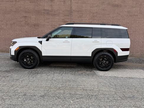 Used 2025 Hyundai Santa Fe XRT image 2